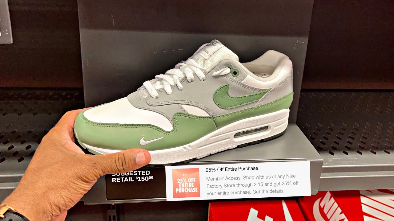 Pulled up to the least visited Nike Outlet in my city!!!