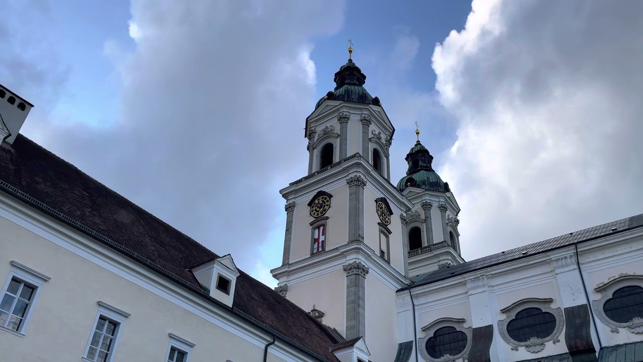 Stift St. Florian in Oberösterreich Angelusläuten mit Totengedenken und Angstläuten am Donnerstag