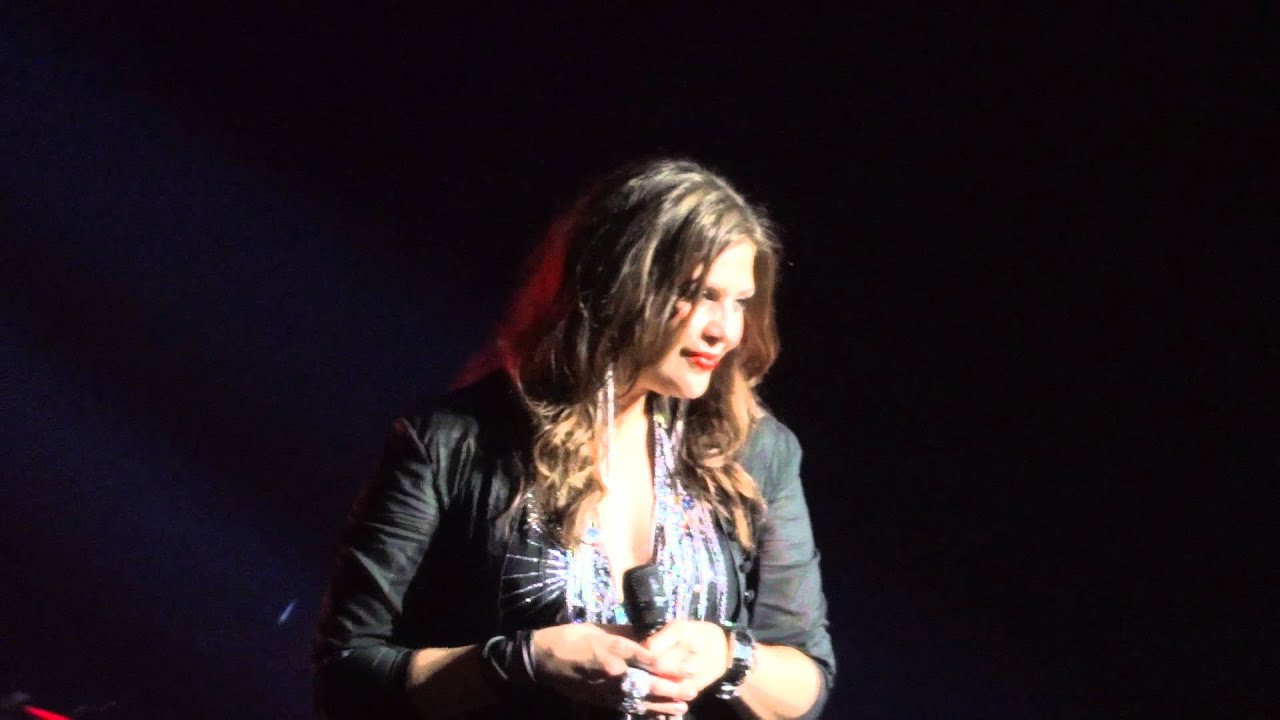 Lady Antebellum Just a Kiss Live Montreal 2012 HD 1080P