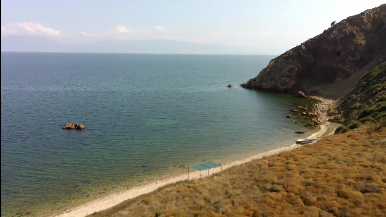 Bandırma Sahilde Plaja 100 metre Satılık 2 katlı Bahçeli Ev