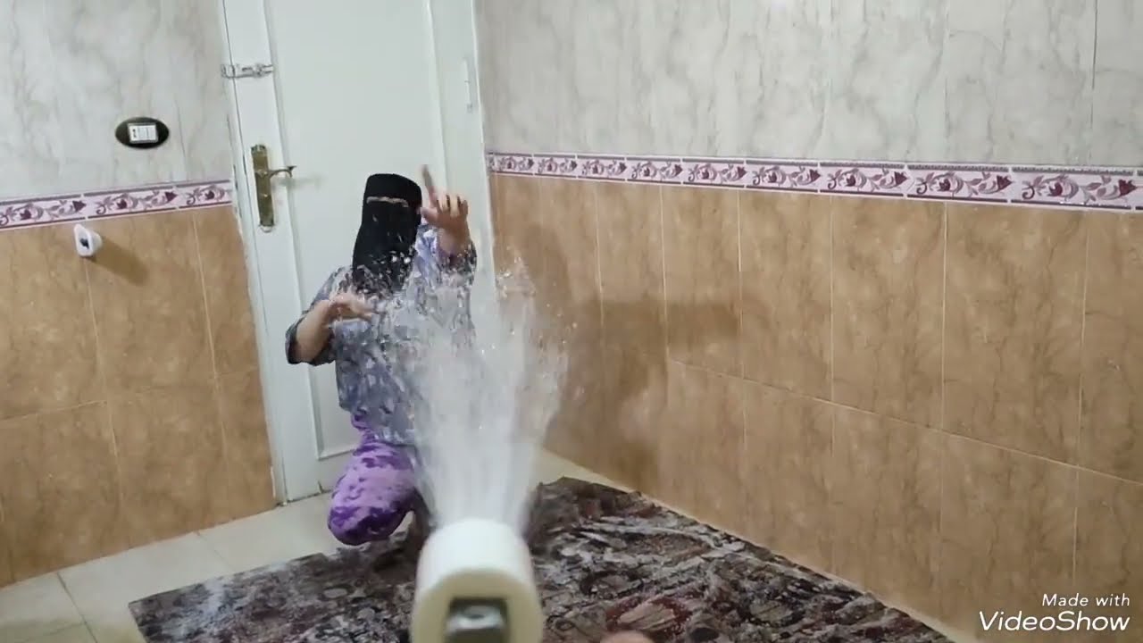 الجو برد 🥶بس خليت موزه تنظف السجاد
