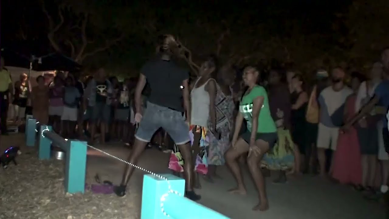 Emdee Mindle Beach Vol 4.  2015  Best Tiwi dancers eva!