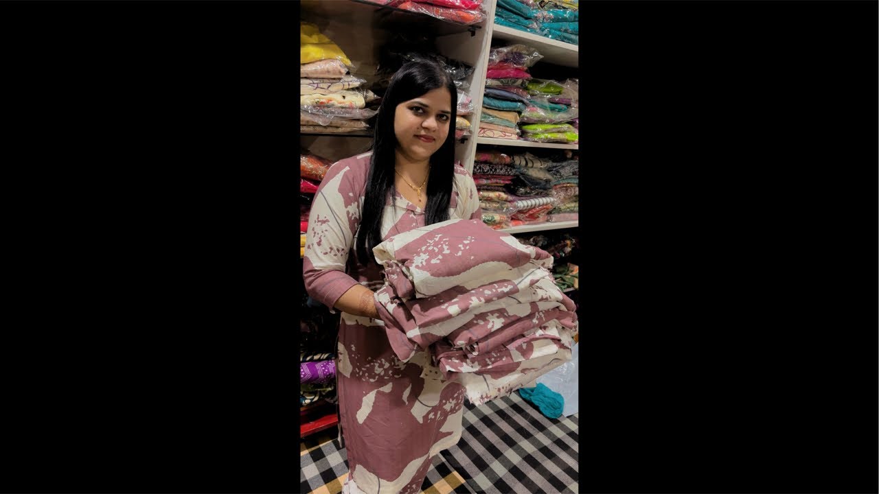 Aaj le aaye h ji aapke liye Juti or all over 5 mitr print ke suit👌☎️ 7027967874