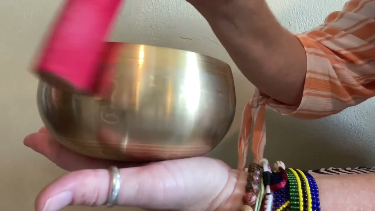 4-minute Tibetan Singing bowl meditation