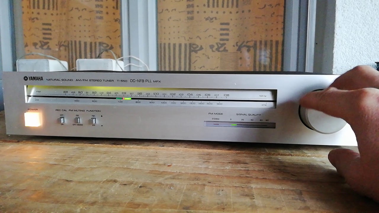 TUNER YAMAHA T-550