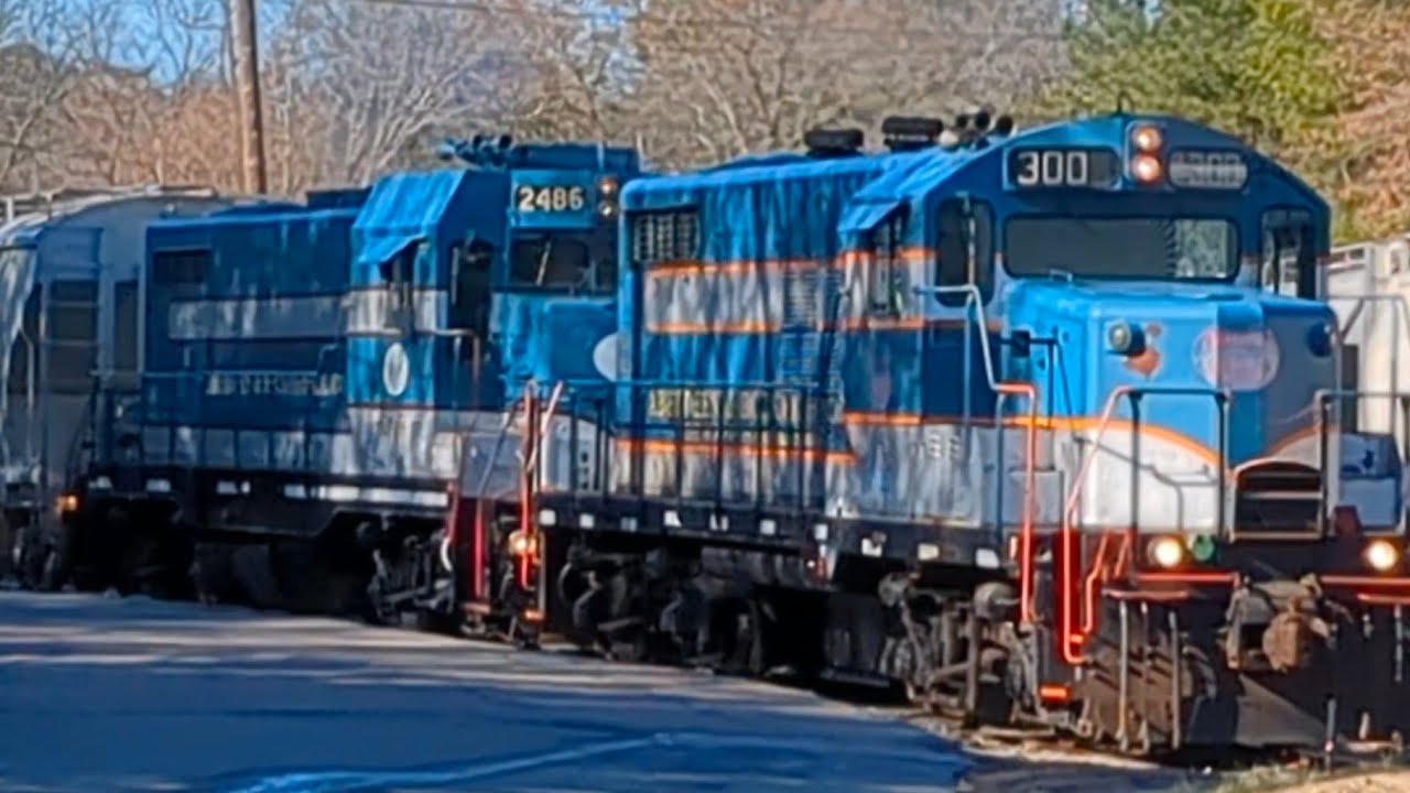 Aberdeen & Rockfish RR working in Aberdeen, NC! With CF7 #2486 trailing! And CSX L620 at the end!