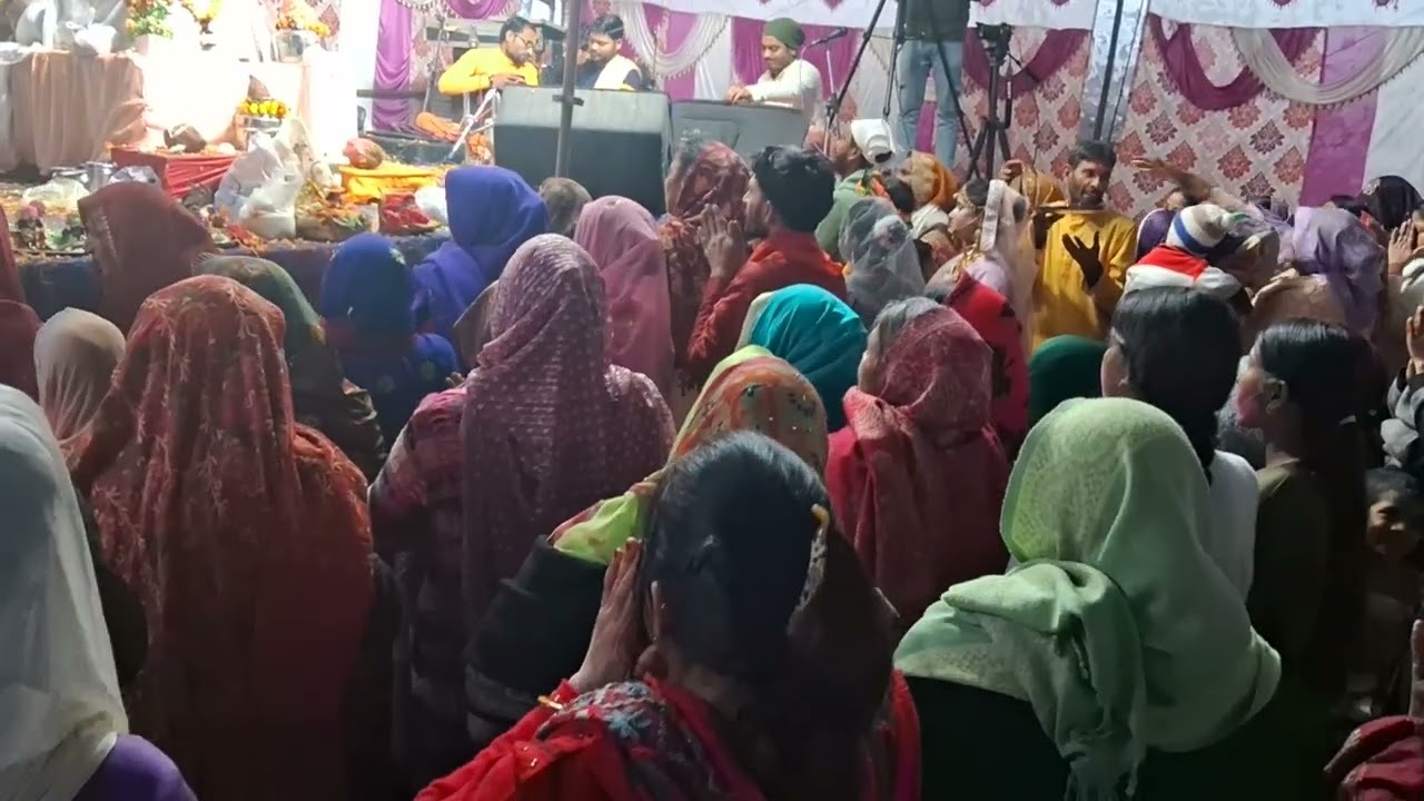 Shri mad bhagavat katha me Anand lete hua sab ko radhe radhe 🙏 🙏 🙏 🙏 
