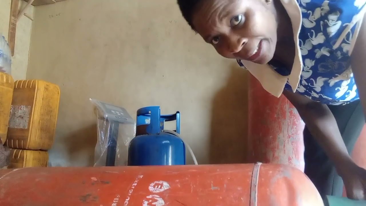 How to refill cooking gas cylinders Standard mouth 12.5kg cylinder in Africa.