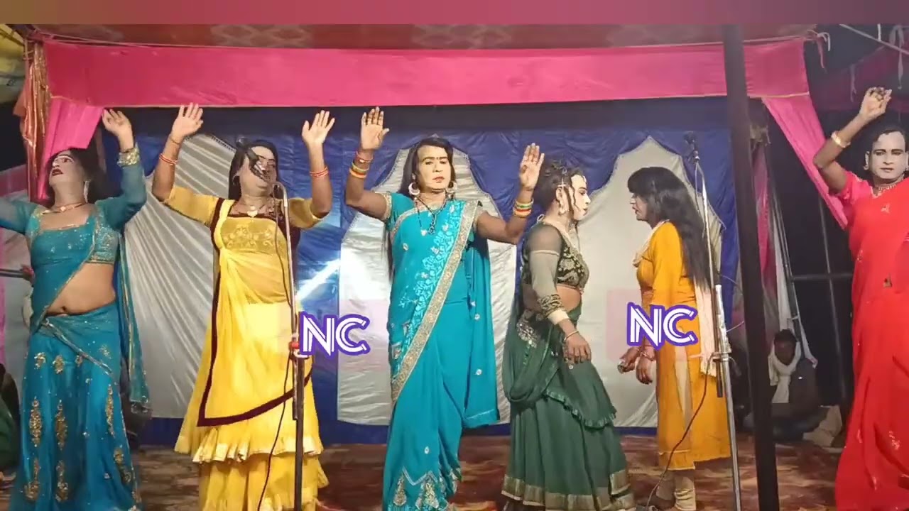 शानदार डांस प्रोग्राम पेश किया जा रहा है नादान मुन्ना संगीत पार्टी सहजन मऊ भंडारी की नौटंकी
