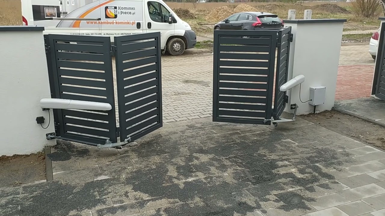 GoProAutomatyka - brama łamana harmonijkowa z automatyką Ray 2224