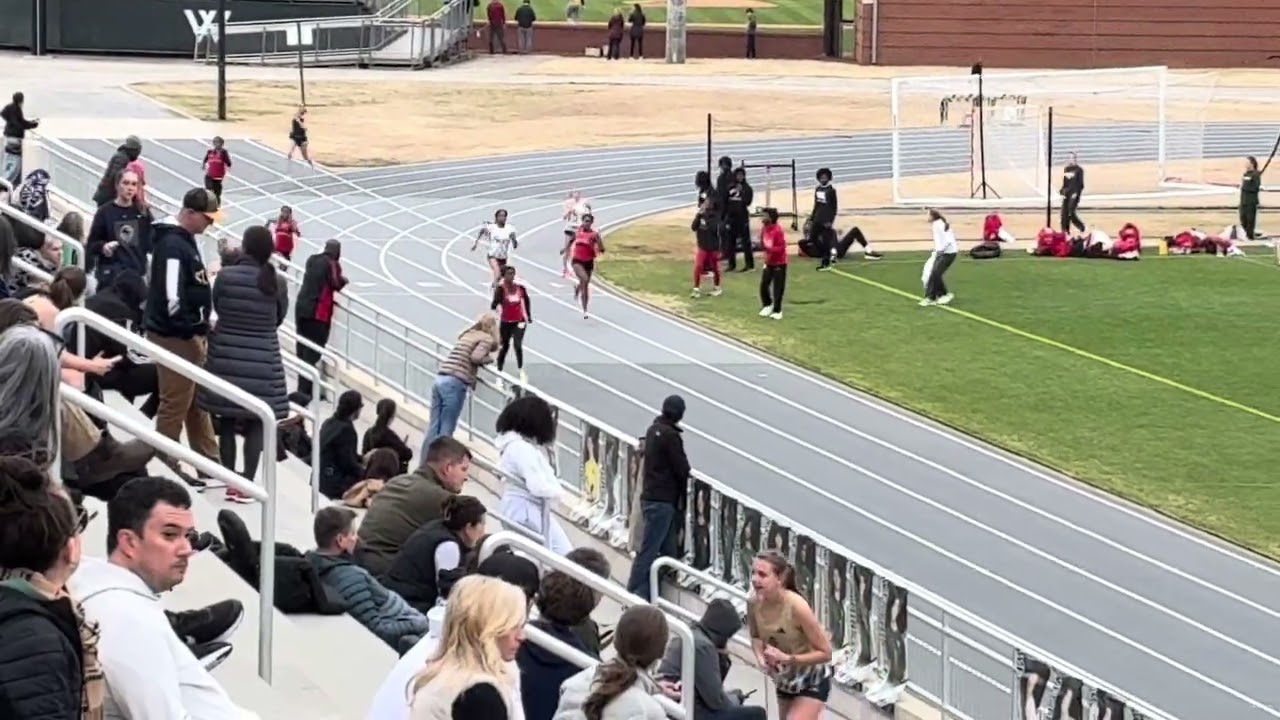 Scotlyn runs the 400m -58.93 at the Westminster Meet 