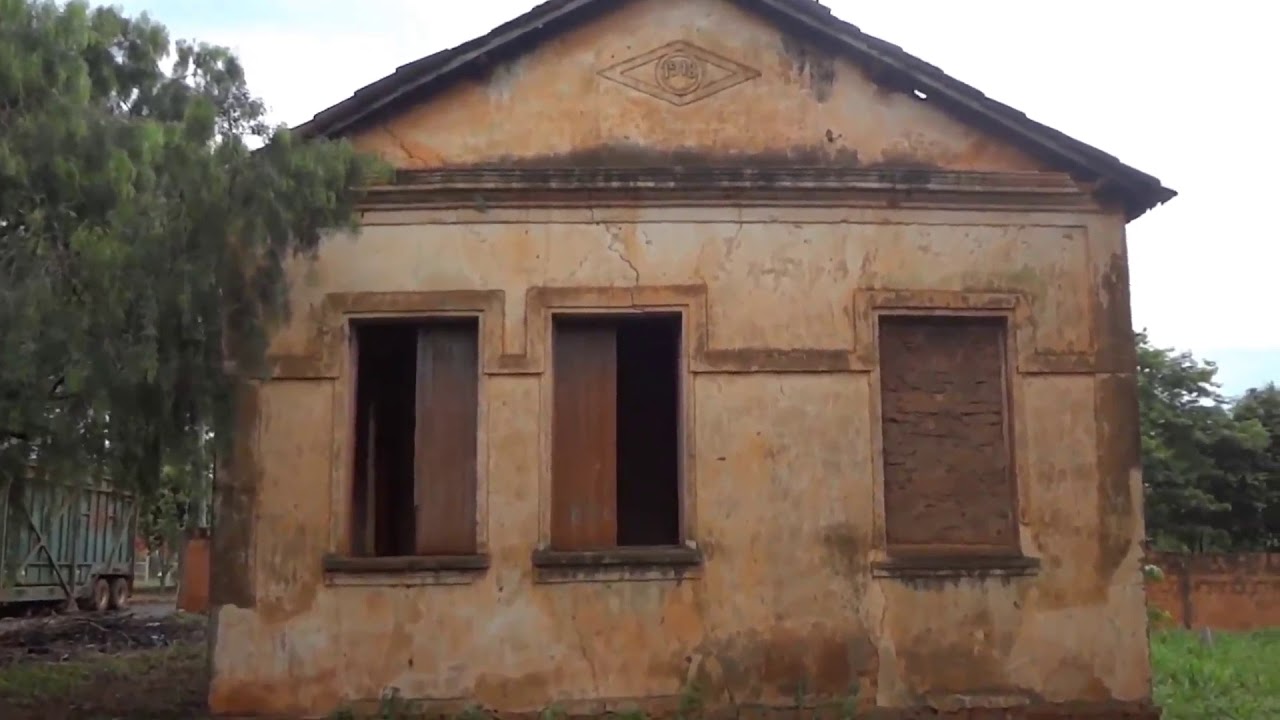 Delta/MG - CASA ABANDONADA DE 1918
