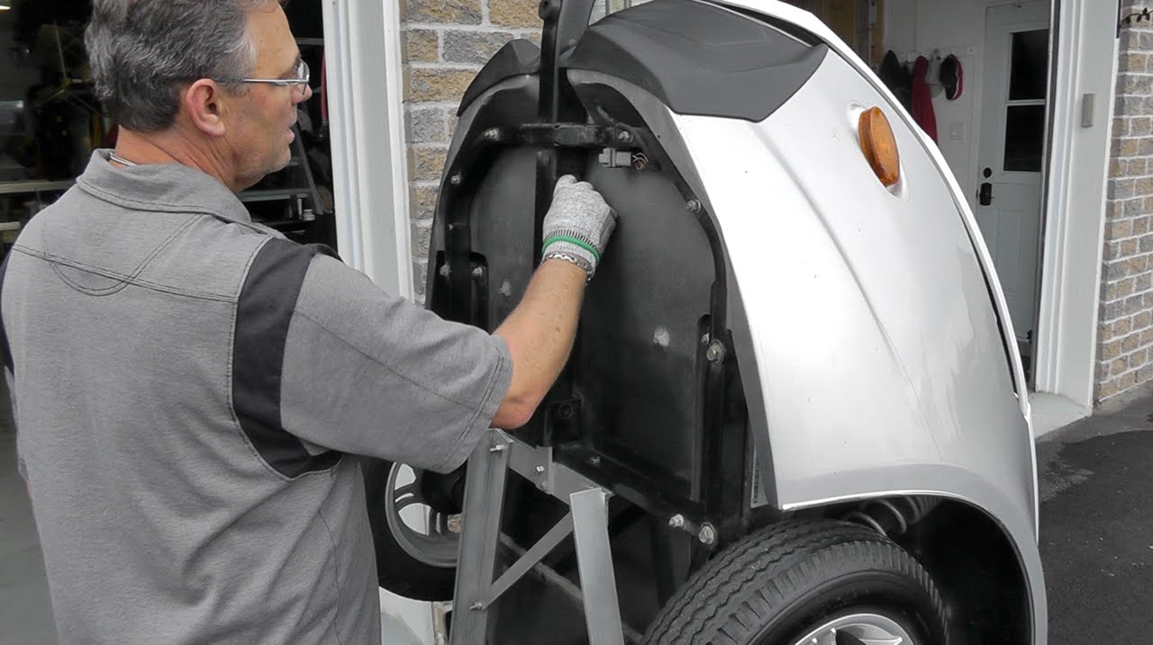 Spyder TV - снятие язычка 622 BRP прицепа Can Am