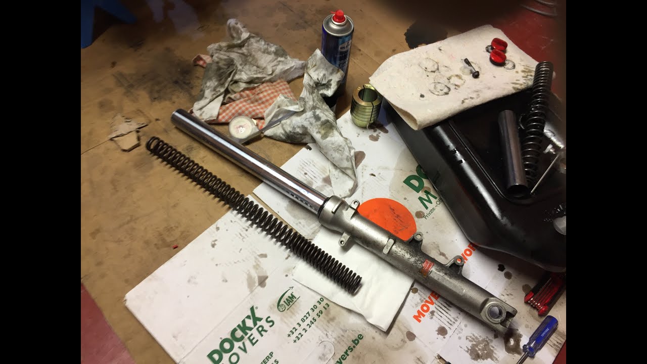 Replacing fork seals on a '98 Honda CB 600F Hornet