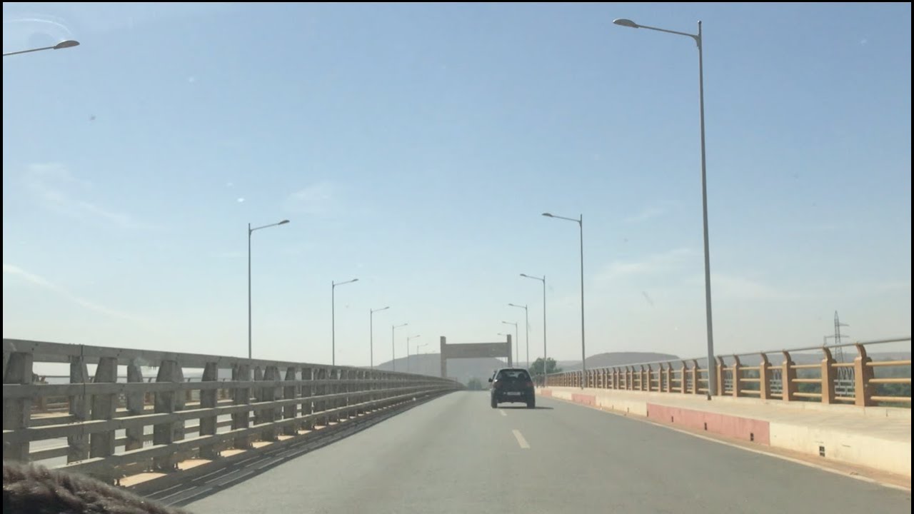 Le troisieme pont de Niamey au Niger