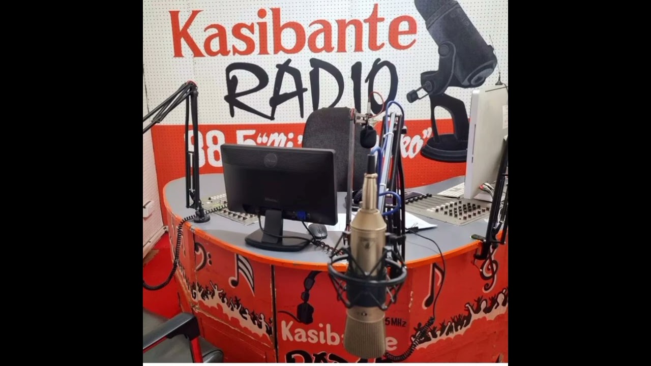 INNO MAX LIVE NDANI YA KASIBANTE RADIO 88.5 FM  AKIPIGA MASTORY KIBAO KUHUSU GAME YA MZIKI