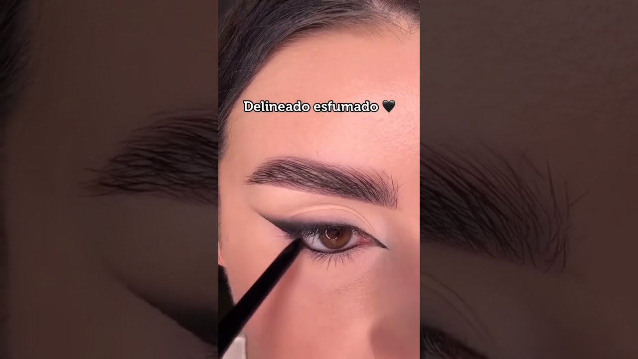 Delineado esfumado 💫 #tutorialdemaquiagem #delineado