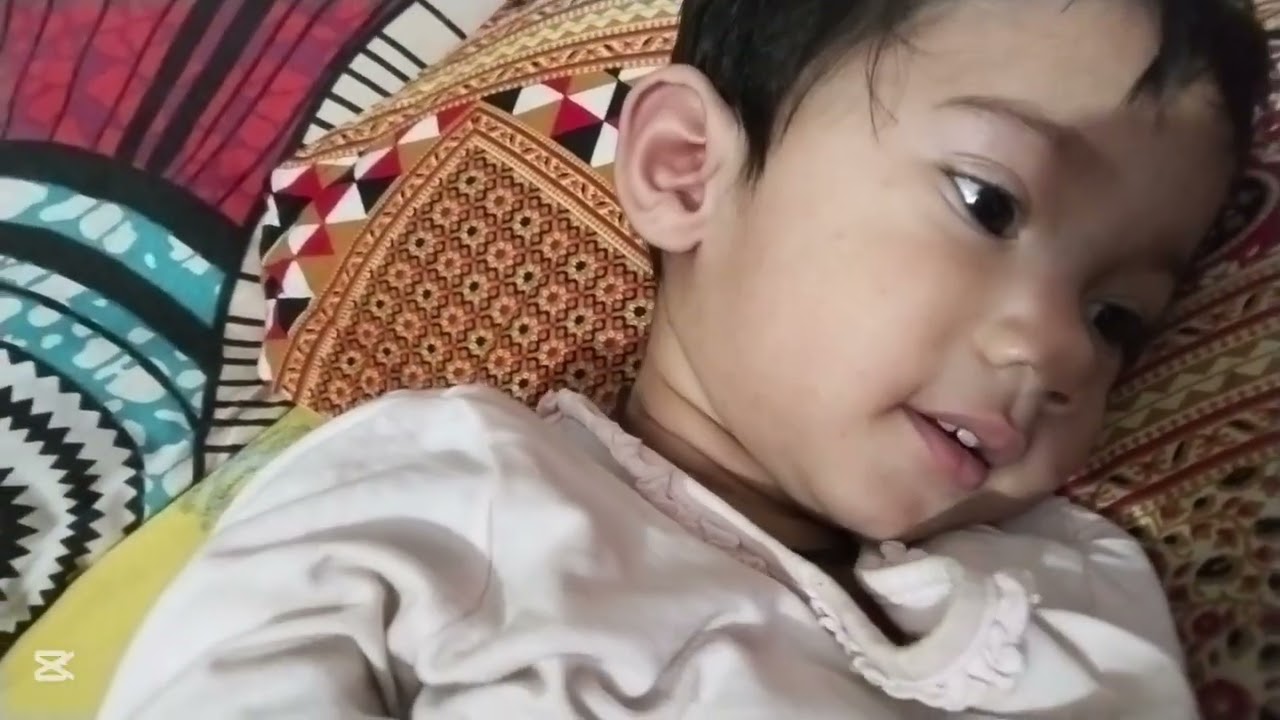 বোন বড় ভাইকে সকালে যেভাবে ঘুম থেকে উঠায় 🥰🥰😄