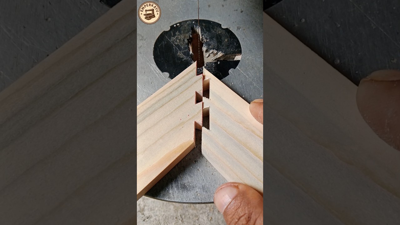 Precision Scroll Saw Wood Cutting: Amazing Details #ScrollSawArt #WoodworkingTips #SatisfyingCrafts