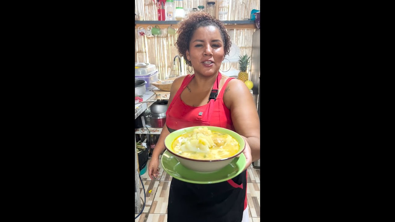 Nuestra madre vuelve a la cocina😍y nos enseña a preparar un delicioso caldo de bola🍲👩🏻‍🍳🤤