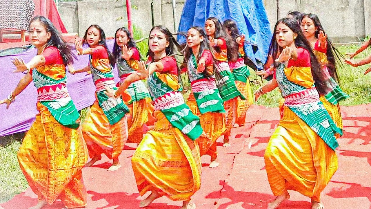 Mwsaglangnai dance by kalaguru bishnu rabha college at silver jubilee celebration.