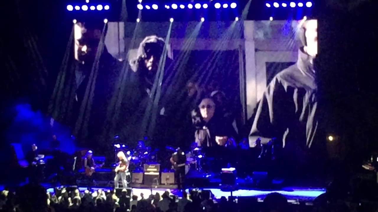 Joe Walsh performs 