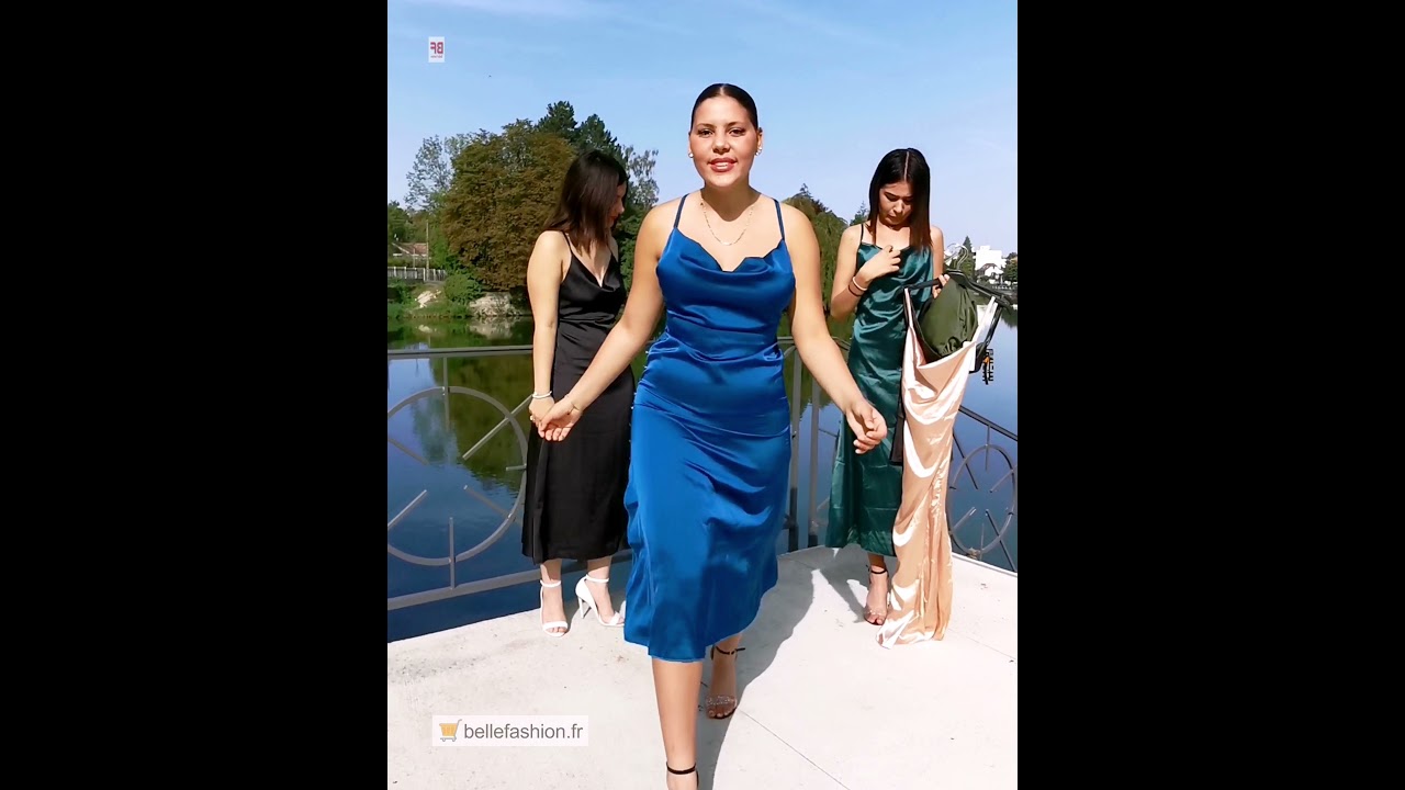 Robe longue en satin