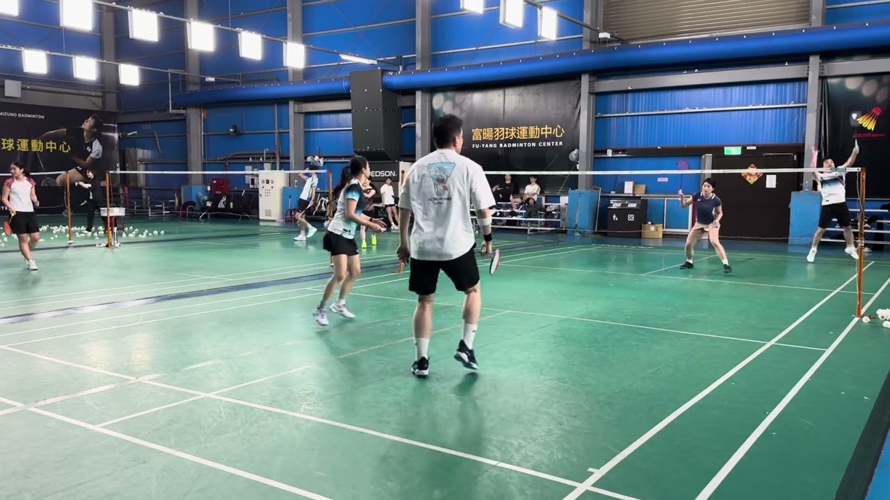 [羽球Vlog]🏸M&安🆚Abby&騫#混雙 1️⃣打了很多場😅