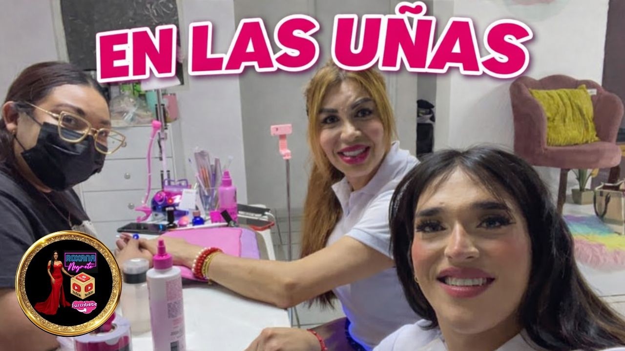 Con vanessa labios 4k en las uñas