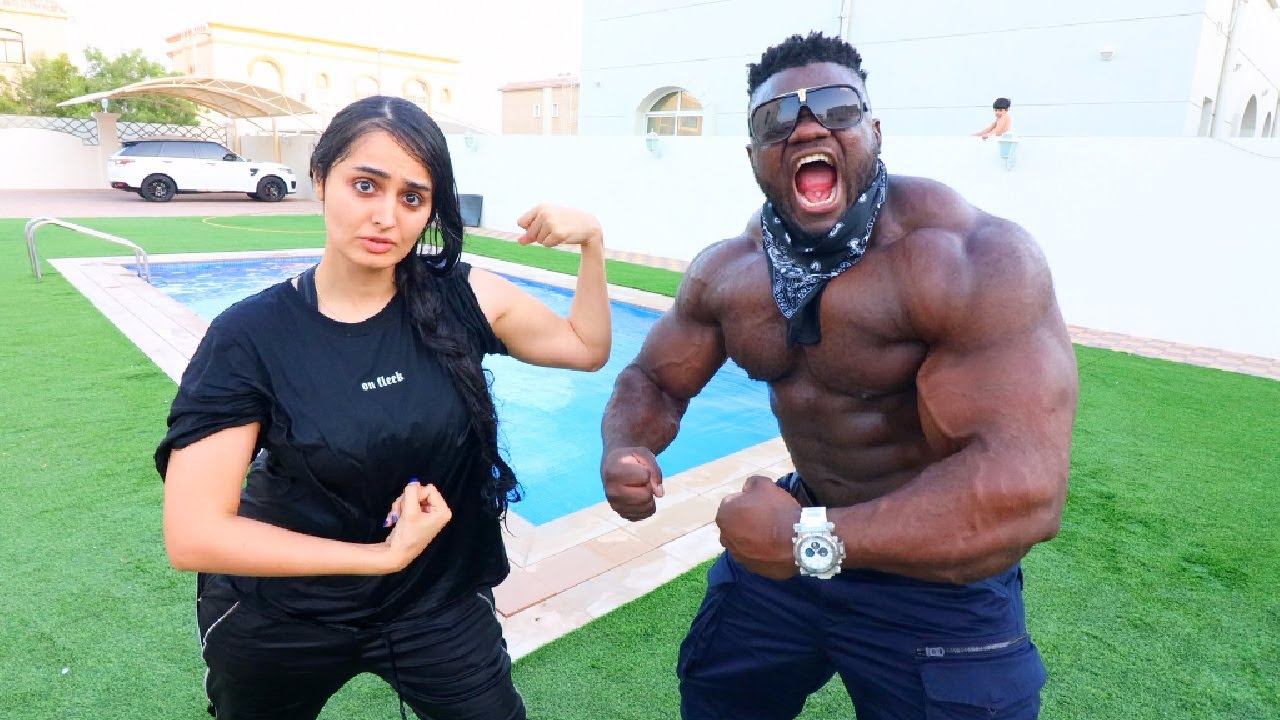 SUPER STRONG MAN !!!