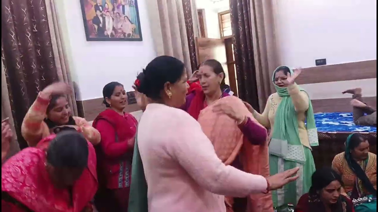 हमारी किरतन मंडली कैसी लगी आप को  # hamari kirtan mandli kaise lagti # tarindg #youtube # variyl