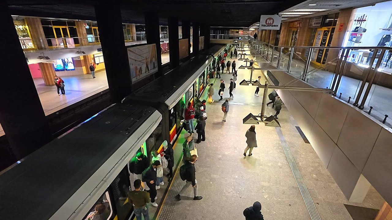Stacja Centrum Linia M1 Merto Warszawa Spacer, Perony, Zjazd i Wjazd Schodami Ruchomymi