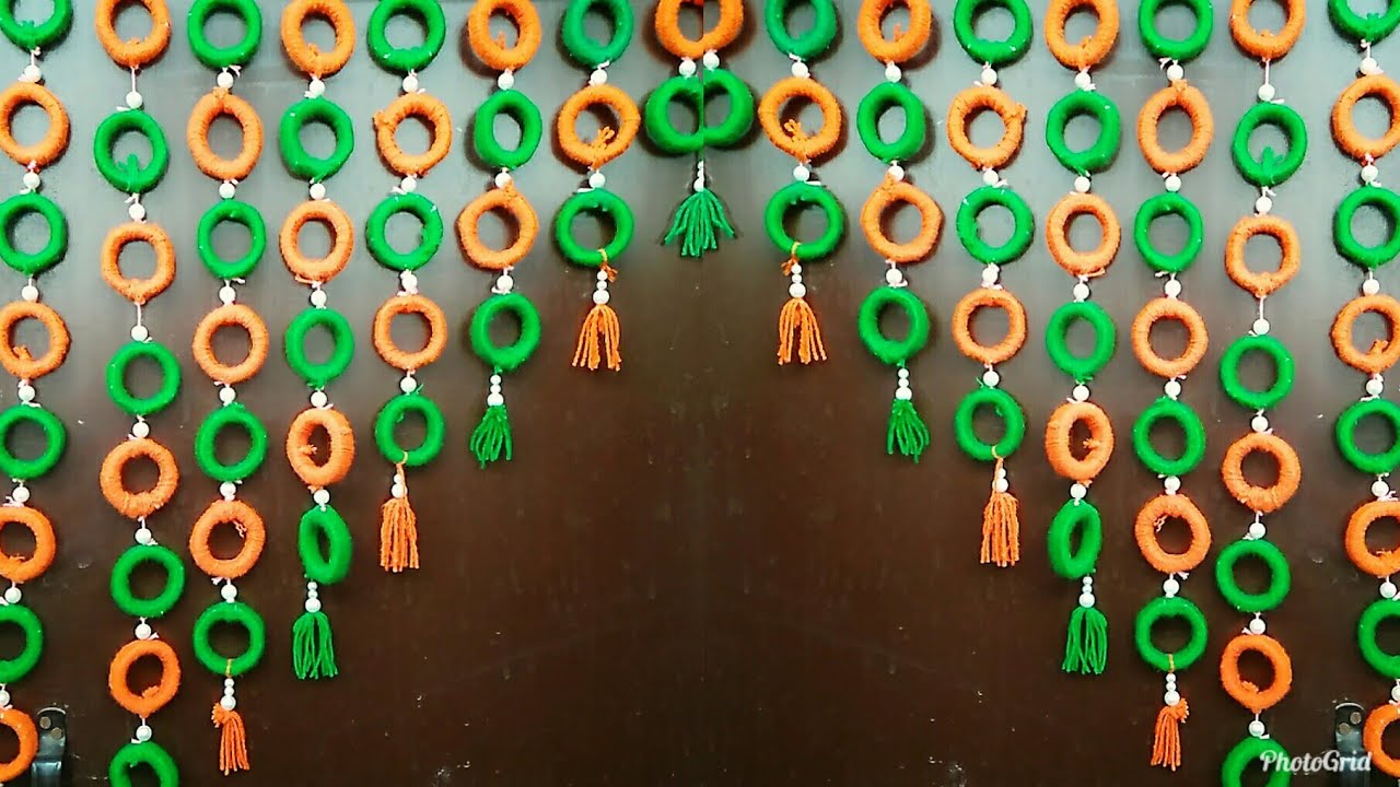 Best Out Of Waste||Woolen Door Hangings Using News Paper||Home Decor Ideas..!