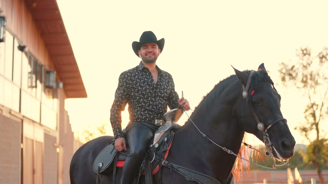 Edwin García Y Su Norteño Banda - Hoy La Vi Pasar (Versión Banda)