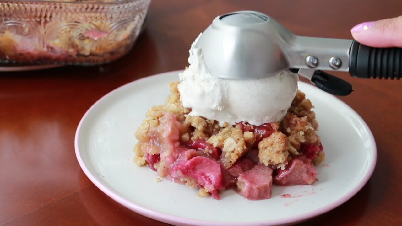 Easy Rhubarb Crisp