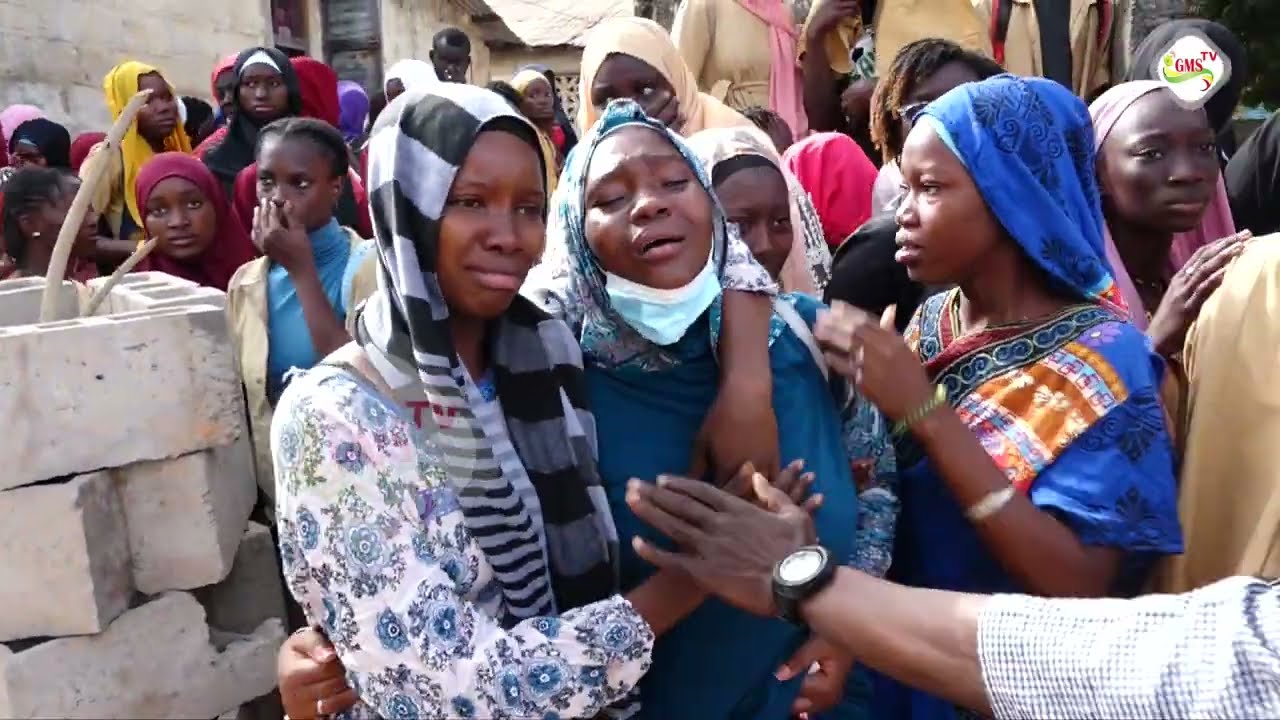 Ziguinchor:Inhumation de Landing camara, une marée humaine accompagne le lycéen au cimetière kenya