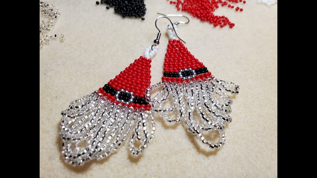 Aretes gorro de Santa Claus en chaquiras