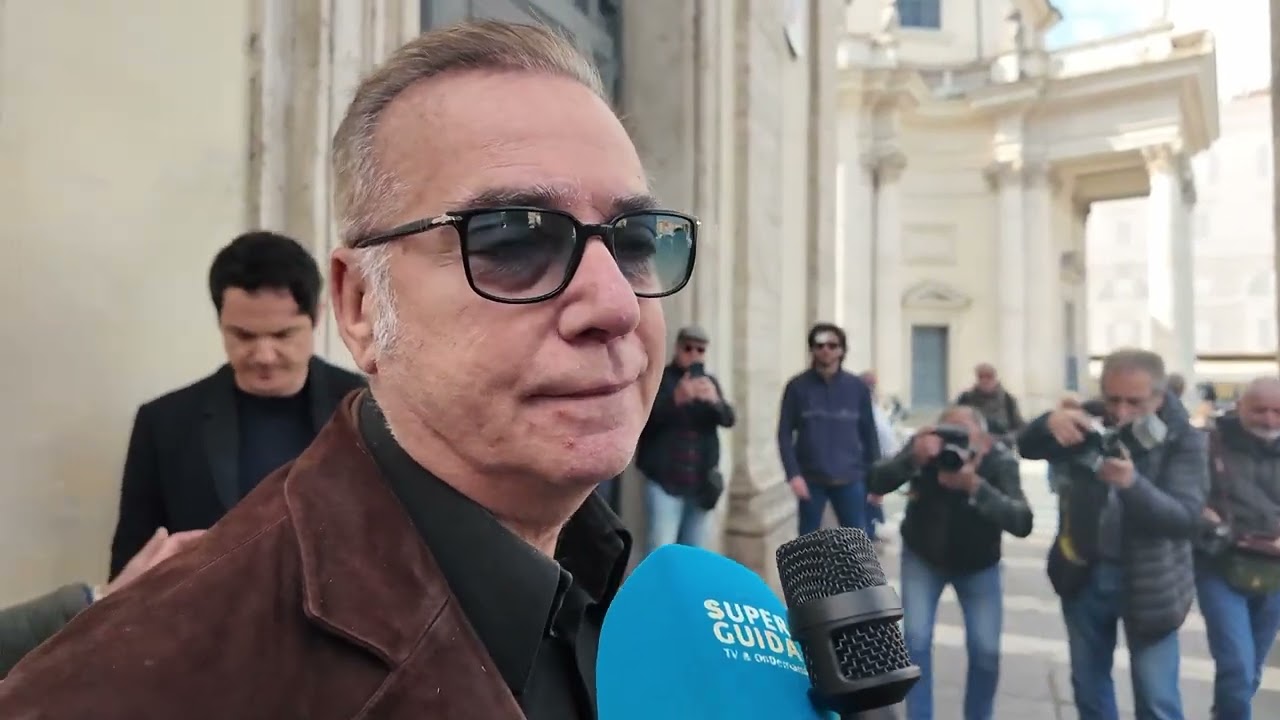 Massimo Ghini ai funerali di Antonello Fassari a Roma: 