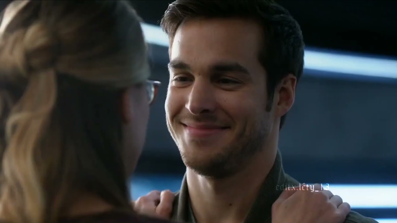Kara and Mon-el (photograph) karamel - editx.lety_13