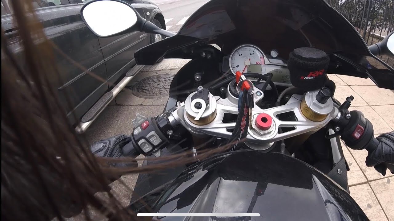 Recherche d&rsquo;une adresse s1000rr BMW - moroccan rider girl  سائقة دراجة نارية