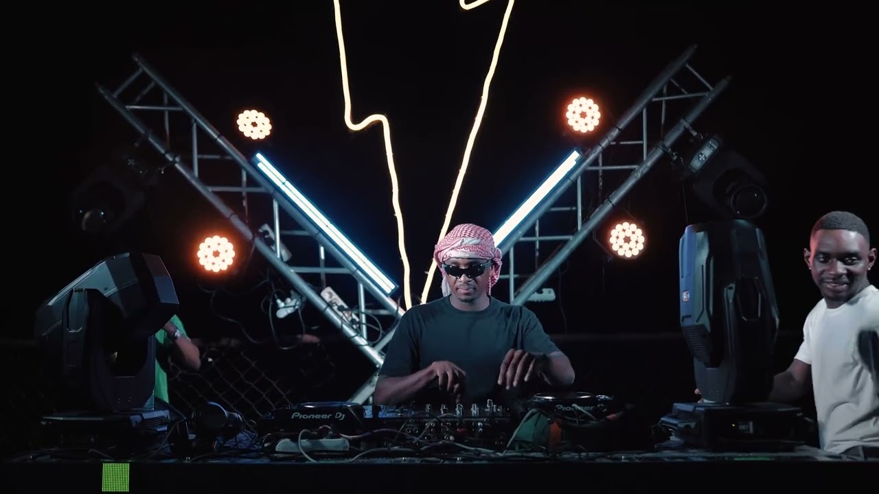 GUZBASS CIRCO LOKO DJ SET (Mozambique)