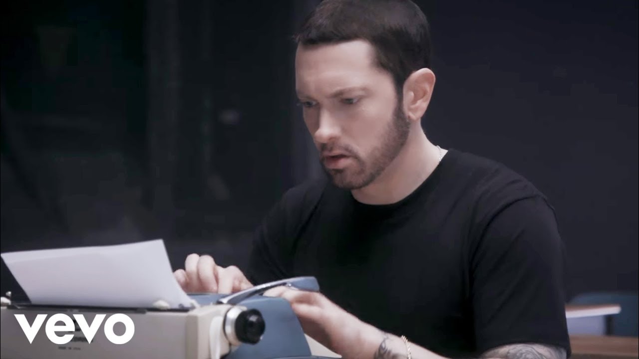 Eminem - Walk On Water (Behind The Scenes) ft. Beyonc&eacute;