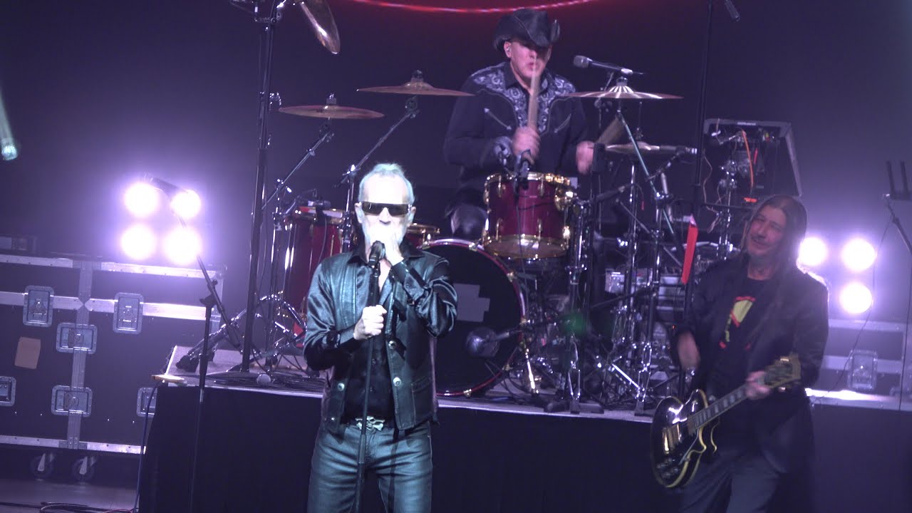 MEN WITHOUT HATS 