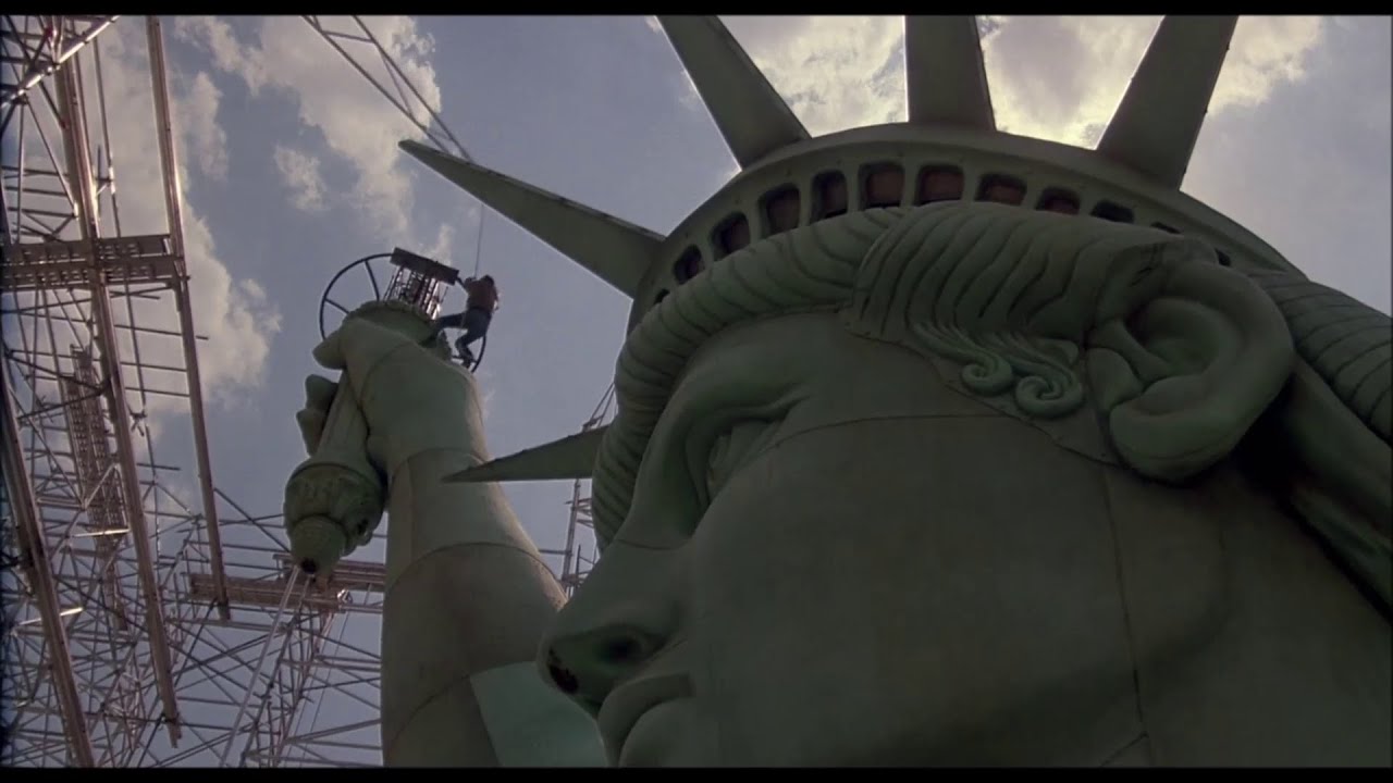REMO WILLIAMS : THE ADVENTURE BEGINS (Craig Safan - 1985) : "The Statue / Liberty Chase"