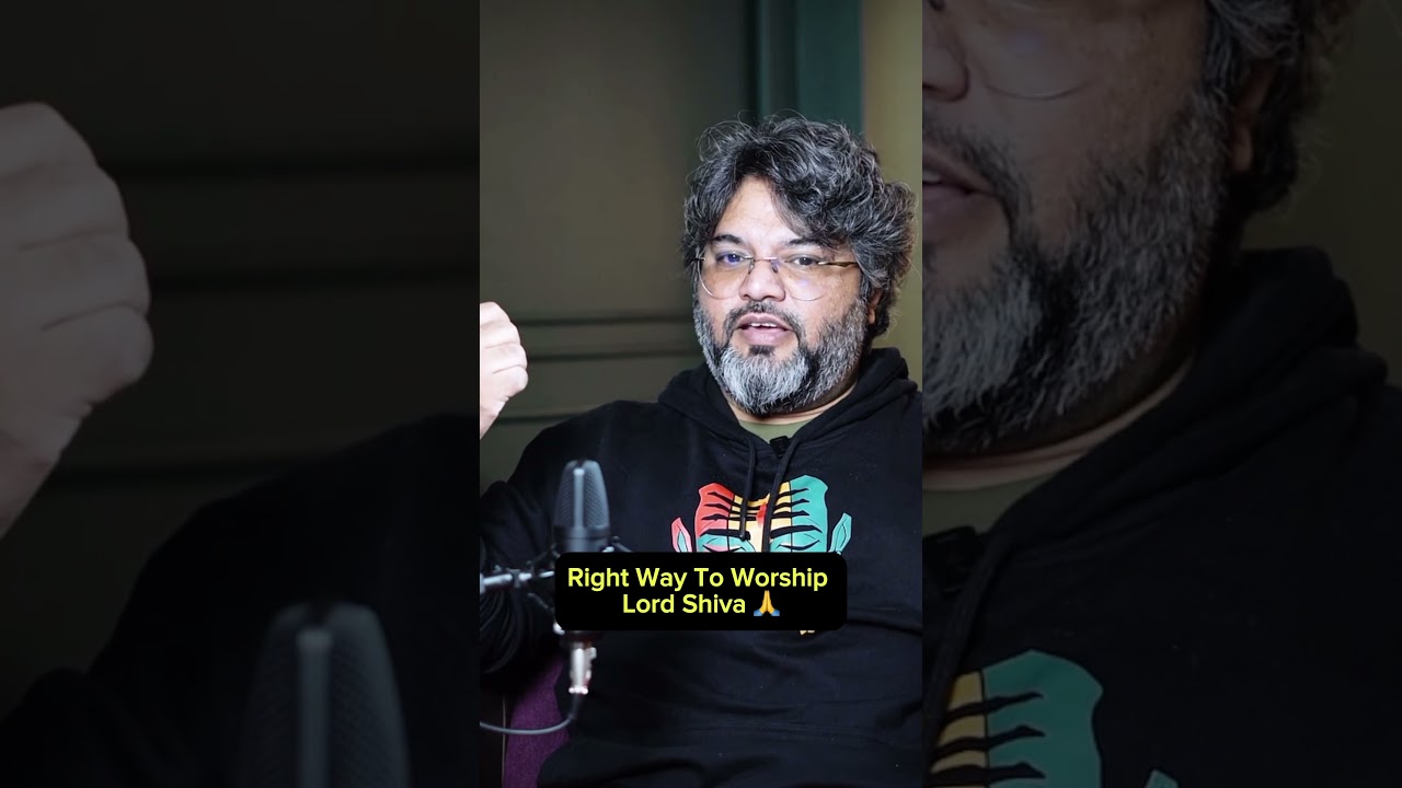 Right Way To Worship Lord Shiva 🙏 ft-@Akshat Gupta #shorts