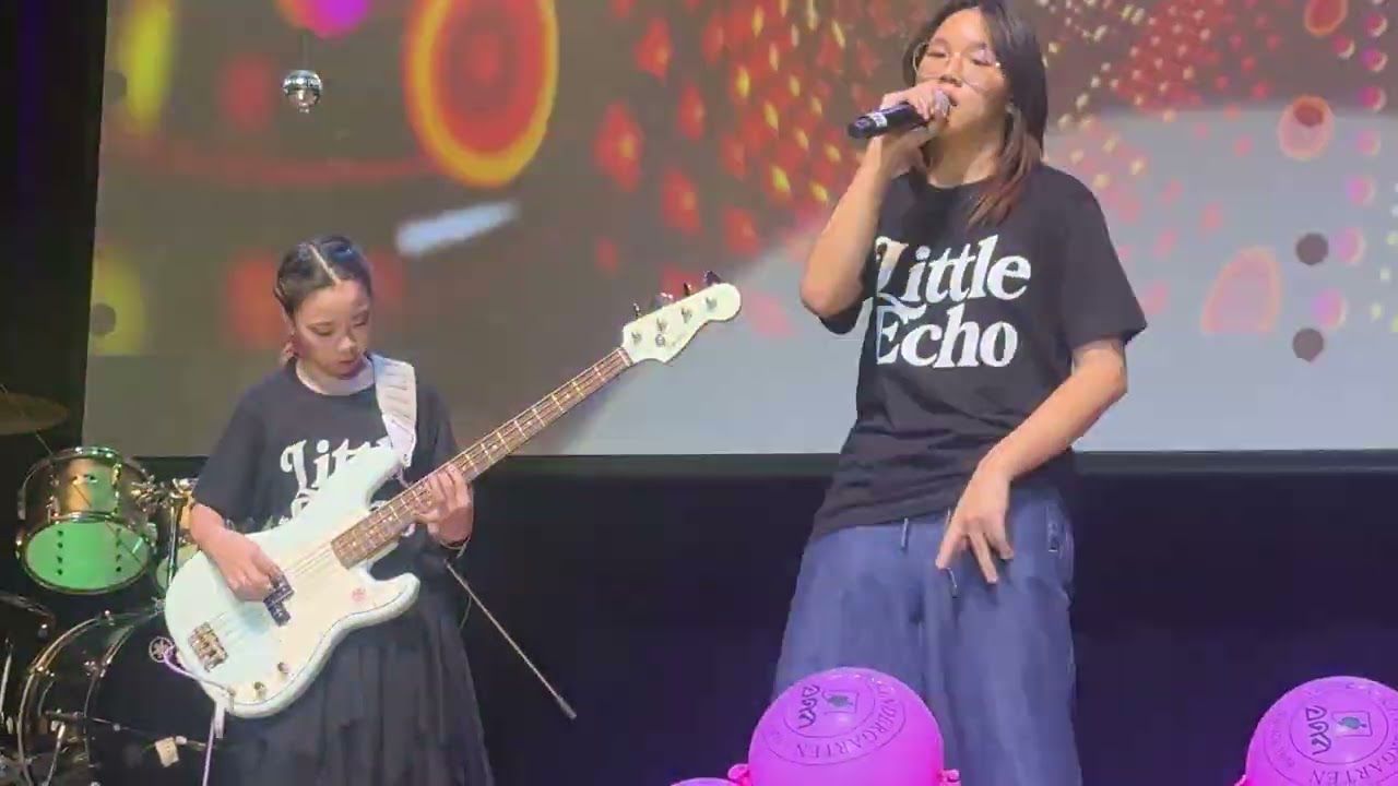 Rolling in the deep & Crazy in love show concert rock concert at DBS