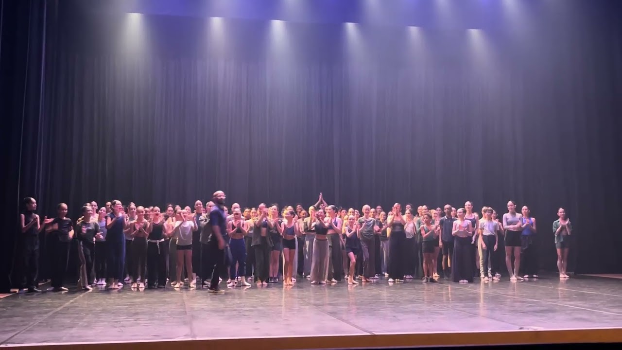 Contemporâneo/ no Teatro Escola Basileu França. / cultura experience 