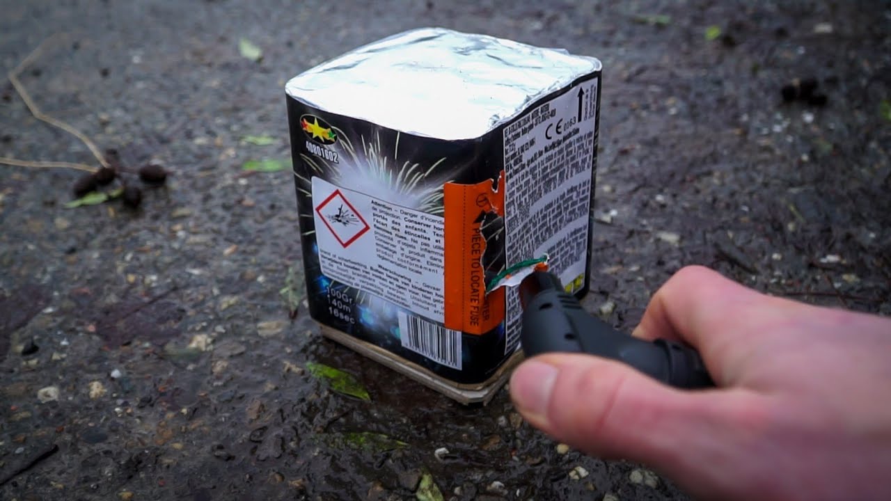 Black Strike 16 Shots - Straatfilm | Oud & Nieuw 22/23 Vuurwerk