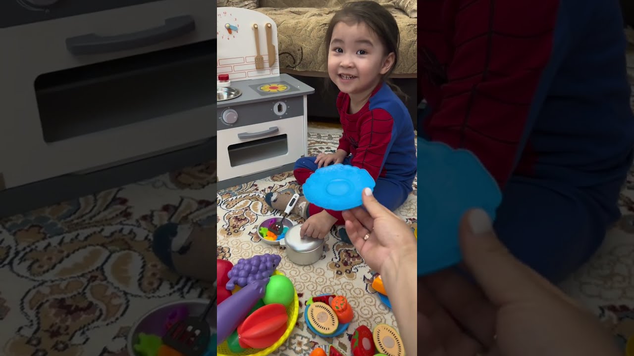 Ақзертай  жемістер,көкөністермен  дәмді тағам жасады. Кесіп аттарын айтуды уйрендік 😇😍қызық видео.