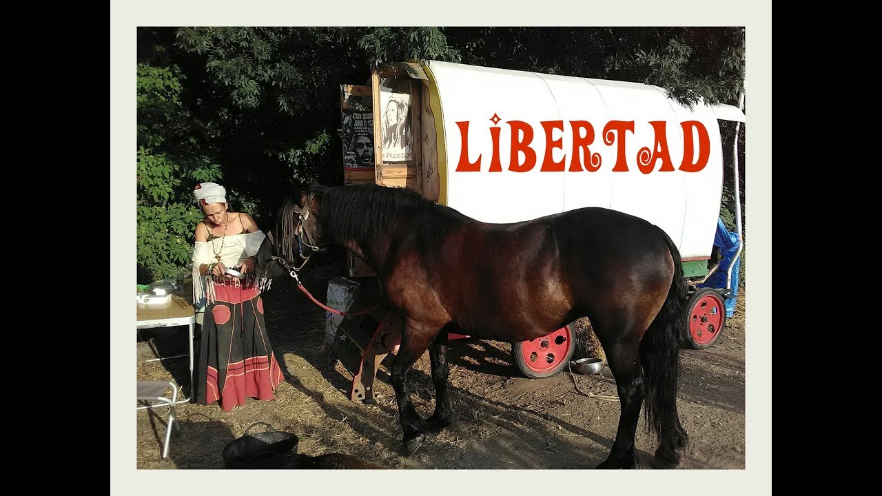 Voyage en roulotte by Macka mikie et Emer'Aude.